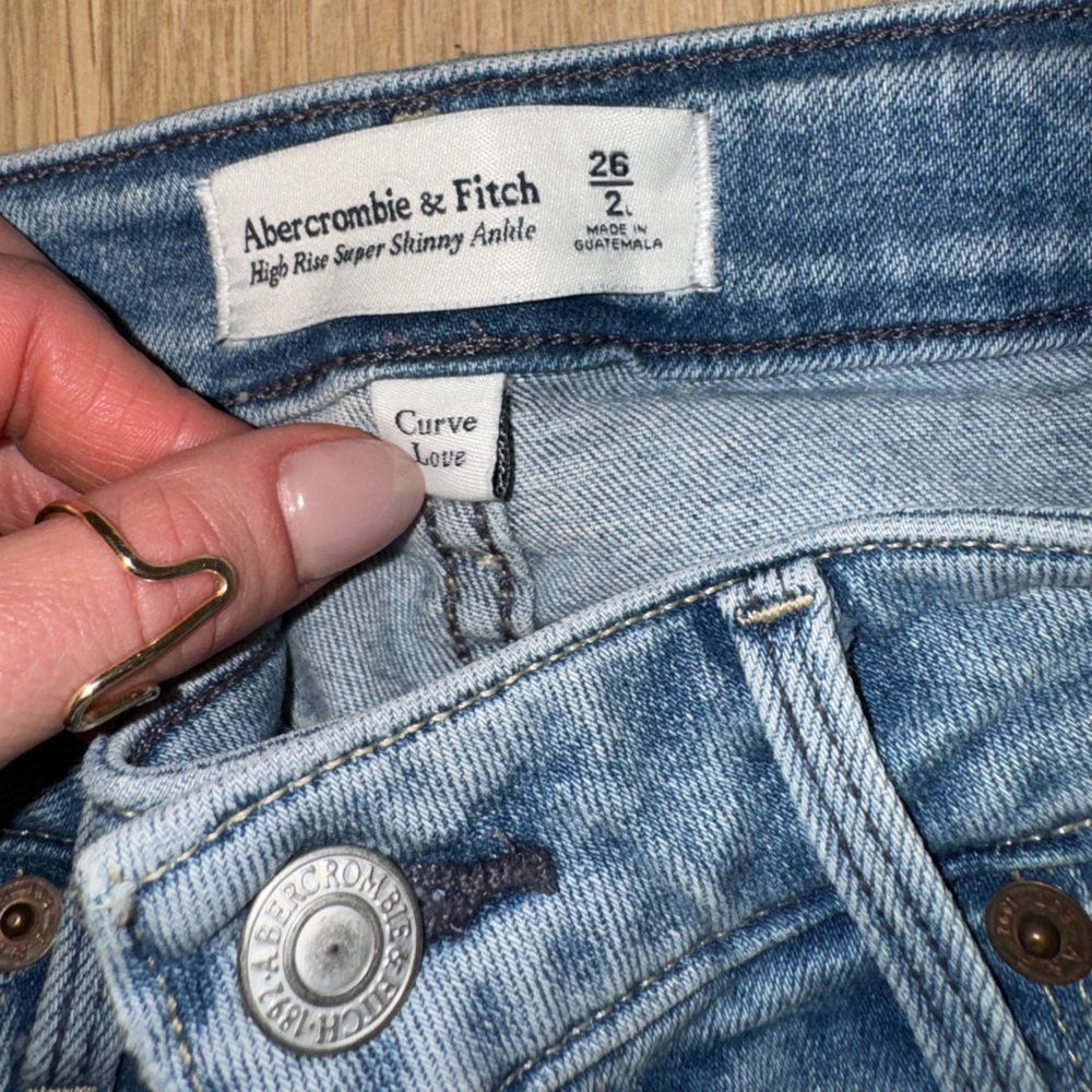 Abercrombie CURVE LOVE High Rise Super Skinny Ankle Jean - Picture 2 of 3